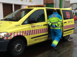Fallece un motorista tras chocar con una señal de tráfico