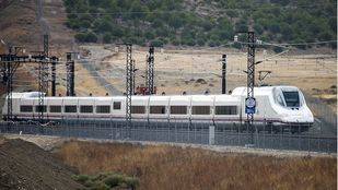 Una veintena de trenes AVE registran retrasos de hasta 45 minutos por una avería