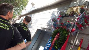 Rosas para recordar a los fallecidos