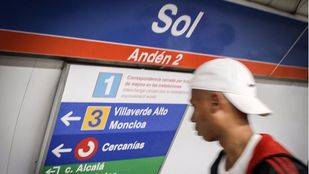 Un socavón en Carretas corta la línea 1 de Metro