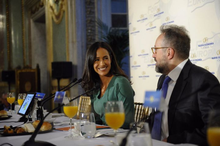 Begoña Villacís y Juan Carlos Girauta en el desayuno de Nueva Economía Fórum
