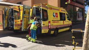 Herido grave un motorista al chocar contra un coche