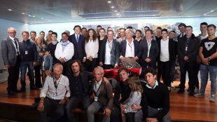 Familia y amigos rinden homenaje a Ángel Nieto