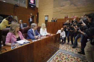 Cifuentes anuncia una reestructuración de su Gobierno