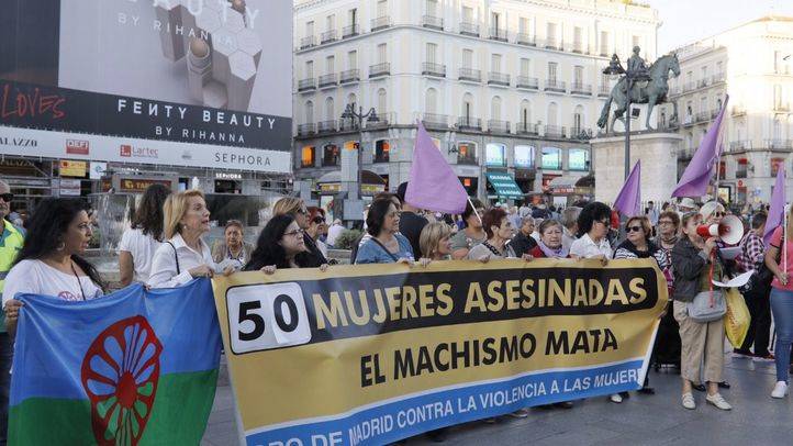 El Foro de Madrid contra la Violencia a las Mujeres se ha manifestado como cada día 25 de mes en la Puerta del Sol para evidenciar el problema de la violencia machista.