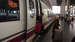 Herida al quedar atrapada en un andén en Atocha