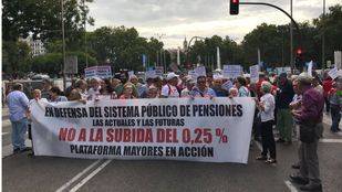 Concentración en Neptuno en defensa de las pensiones