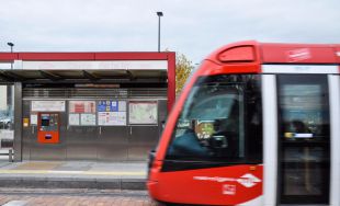 La UCO busca información en Transportes sobre el Metro Ligero