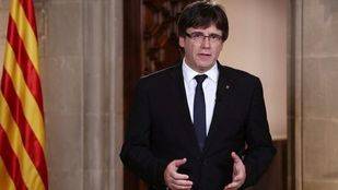 Puigdemont declara la independencia y la suspende