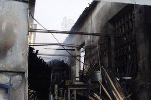 Calcinadas dos naves en Cobo Calleja