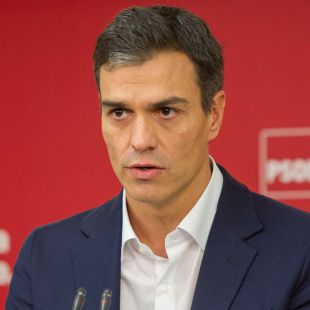 Sánchez anuncia por sorpresa un pacto con Rajoy para iniciar una reforma constitucional