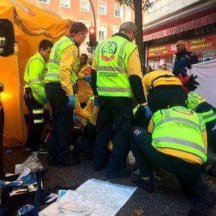 Muere una anciana, atropellada por un autobús de la EMT