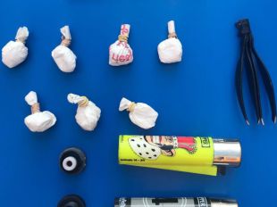 Detenido por esconder cocaína en mecheros