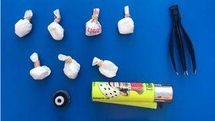 Bolsitas de cocaína escondidas en mecheros