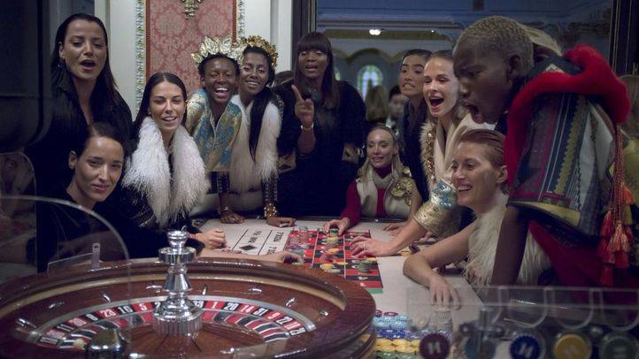 Santiago del Palacio presenta su nueva colección en el Casino Gran Vía