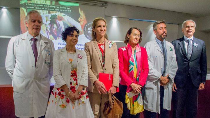 La Infanta Elena ha acudido al acto de celebración del Día Internacional Piel de Mariposa.