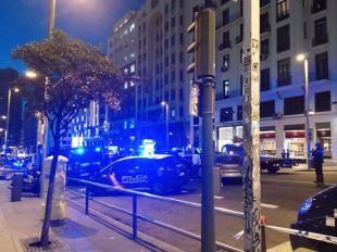 A la espera de que alguien reclame el coche abandonado el jueves en Gran Vía