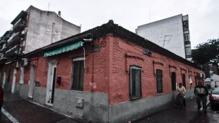 El mundo del arte y la literatura pide proteger la 'casa de Capa'