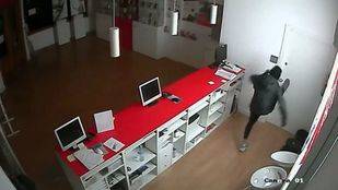 Uno de los detenidos grabado por una cámara de seguridad.