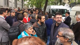 El PP pide el cese de Mato por apoyar a miembros del Govern