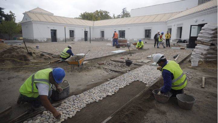 El concejal de Emergencias y Seguridad del Ayuntamiento de Madrid, Javier Barbero, ha visitado las obras de la nueva sede de Protección Civil en la Casa de Campo.