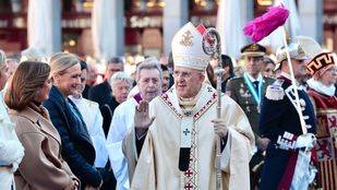 Cifuentes pide a la Almudena "unidad" con Cataluña