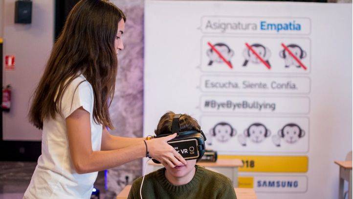 Presentación del programa 'Asignatura empatía' contra el cyberbullying en el Círculo de Bellas Artes, con la colaboración de Samsung.