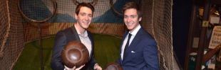 Los 'gemelos Weasley' inauguran Harry Potter: The Exhibition