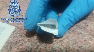 Detenida por enviar sobres con polvos blancos