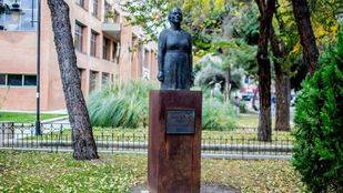 Estatua de la Pasionaria en Leganés.