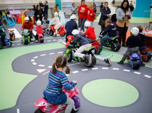 Los juguetes conquistan Cibeles