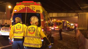 Un motorista apuñalado se accidenta en la M-30