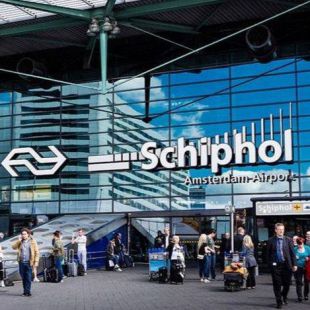 Abatido un hombre armado con un cuchillo