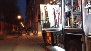 Cuatro heridos en un fuego en una vivienda en Alcalá