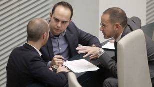 El PP se queda solo y no logra reprobar a Calvo