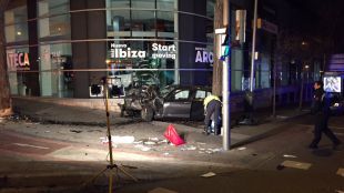 Tres heridos tras el accidente entre un turismo y un taxi