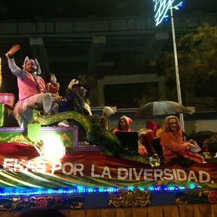 Vallecas 'aplaude' la diversidad: “¿Esto es lo que tanta polémica ha creado?”