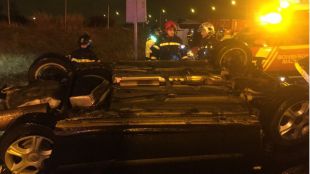 Tres heridos tras arrollar un camión a una grúa en la M-40