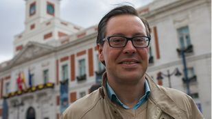 Alfonso Serrano, en la Puerta del Sol.