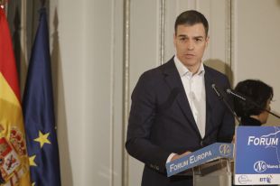 Sánchez pasa de largo de la 'opción Robles' para Madrid