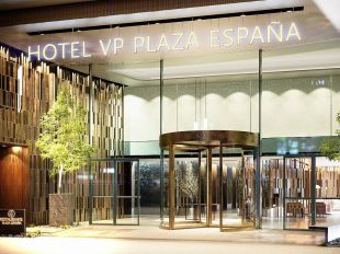 El hotel VP Plaza España busca cien nuevos trabajadores