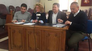 Firma del acuerdo por el cual InPar entra en el Gobierno de Aranjuez.