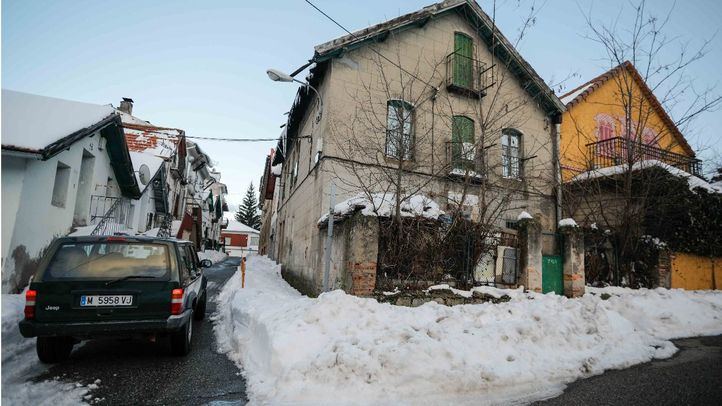 Calles atestadas de nieve en San Rafael (Segovia), este mes.