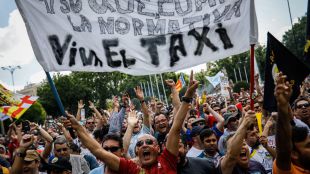 El sector del taxi, en manos de Elpidio Silva para tumbar a Uber y Cabify