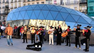 Músicos callejeros: Madrid cambia los exámenes de Botella por nuevas normas