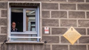Una placa por la fraternidad de la masonería