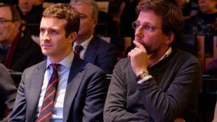 Casado deja su candidatura en manos de Rajoy