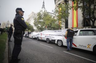 La Justicia decide: los 'privilegios' que están en juego entre los taxis y las VTCs