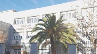 Colegio concertado Sagrado Corazón, situado en la plaza de la Madre María Ana Mogas.