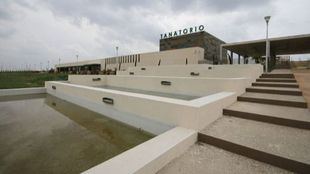 Velan a su hijo en casa al no poder pagar el traslado al tanatorio